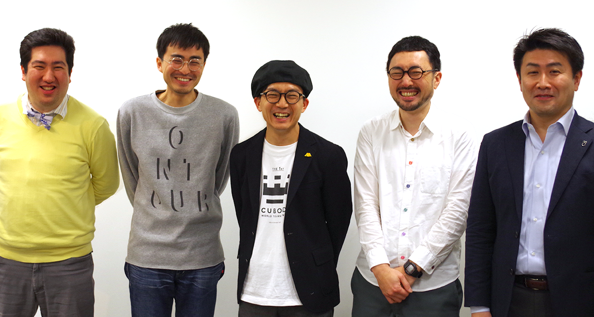 (左から)モデレーター 小川卓様、SHIFTBRAIN Inc. Design Director/ Branch Manager / Designerの鈴木 慶太朗様、株式会社TENT 共同代表 青木 亮作 様、角田 崇様、主催・司会 原田